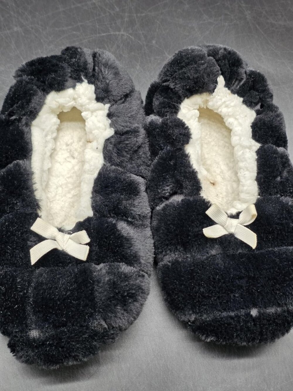 Brookstone Slippers Shoes Womens Size 8 Black Fuzzy Faux Fur Ballet House Indoor